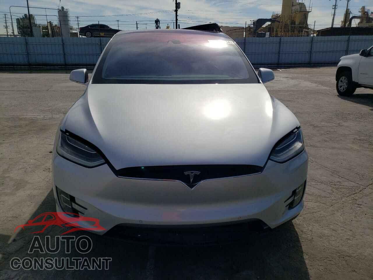 TESLA MODEL X 2016 - 5YJXCBE21GF005778