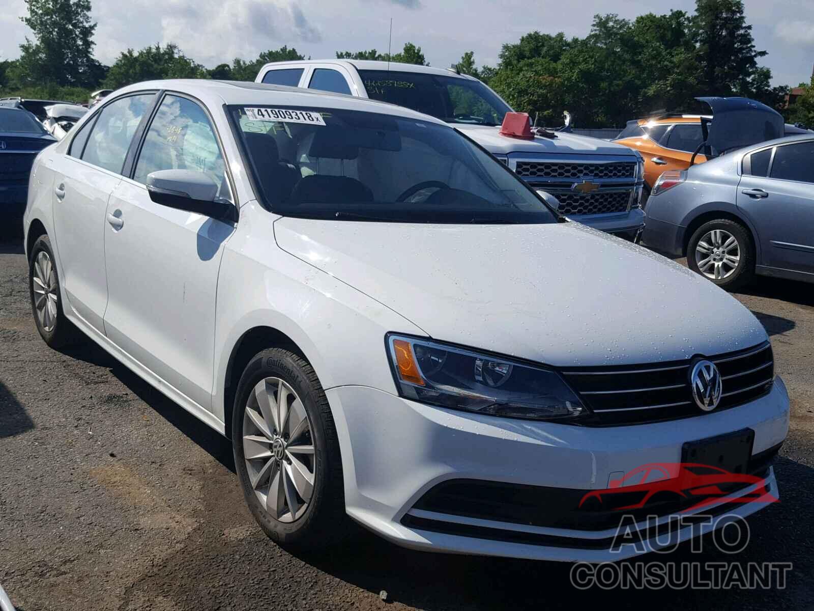VOLKSWAGEN JETTA 2015 - 3VWD17AJ5FM256491