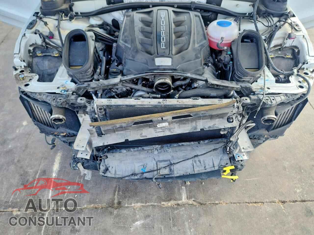 PORSCHE MACAN 2018 - WP1AG2A57JLB60686