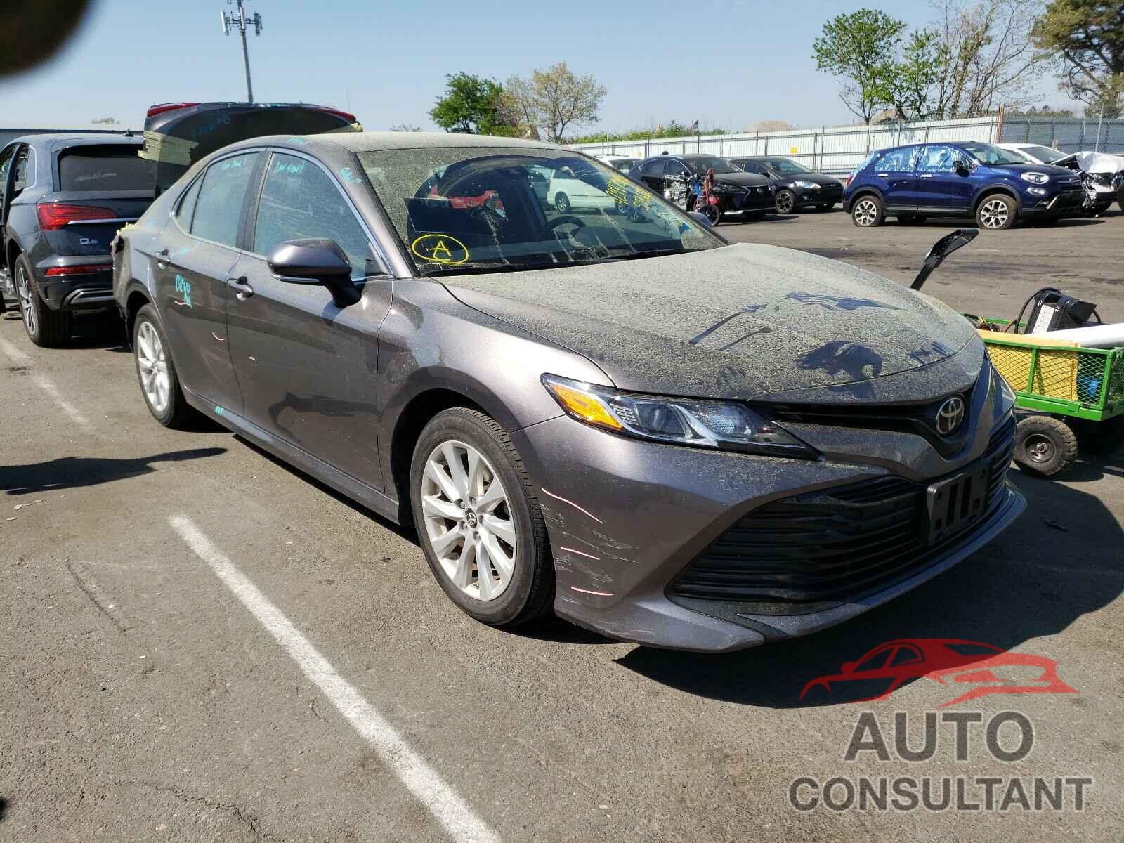 TOYOTA CAMRY 2018 - 4T1B11HK1JU551612