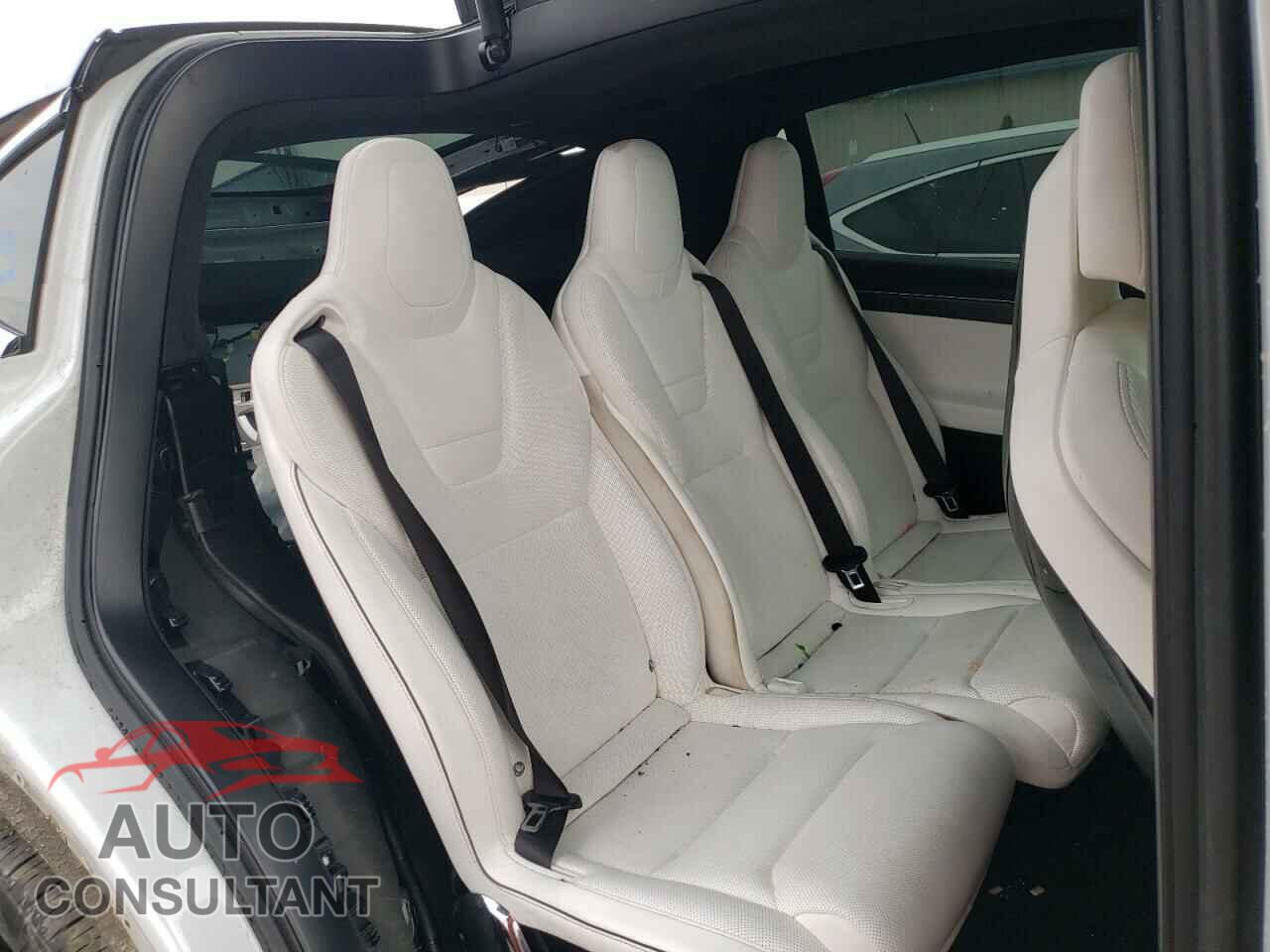 TESLA MODEL X 2016 - 5YJXCAE46GF017601