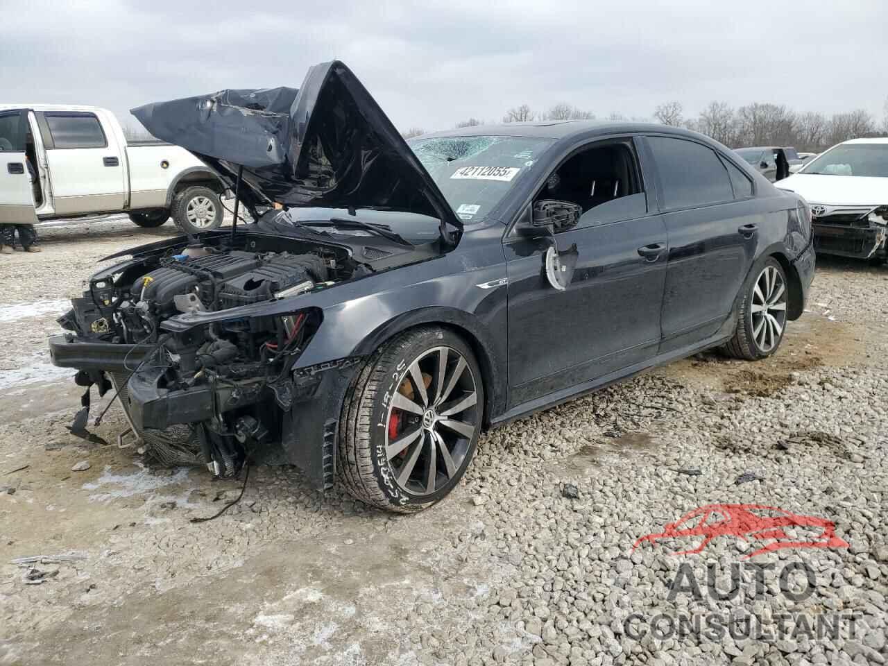VOLKSWAGEN PASSAT 2018 - 1VWJM7A32JC027790