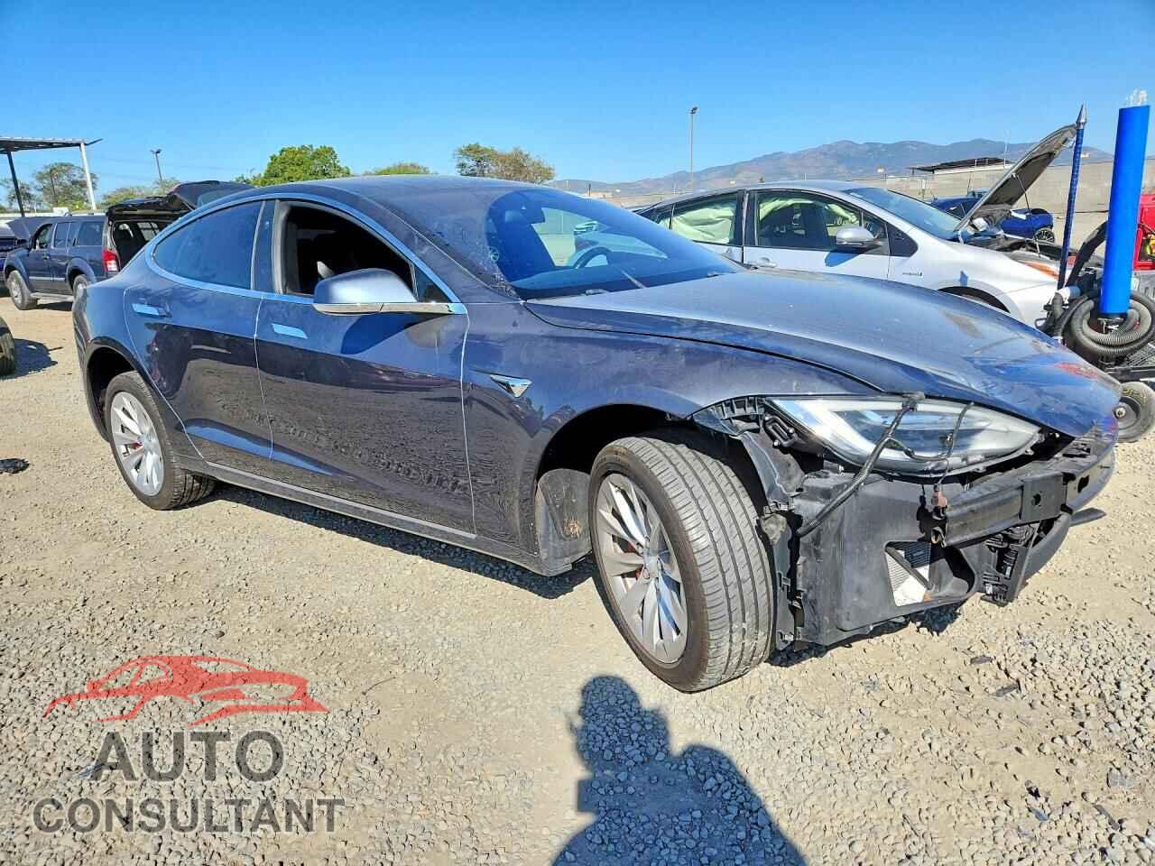 TESLA MODEL S 2017 - 5YJSA1E23HF215004
