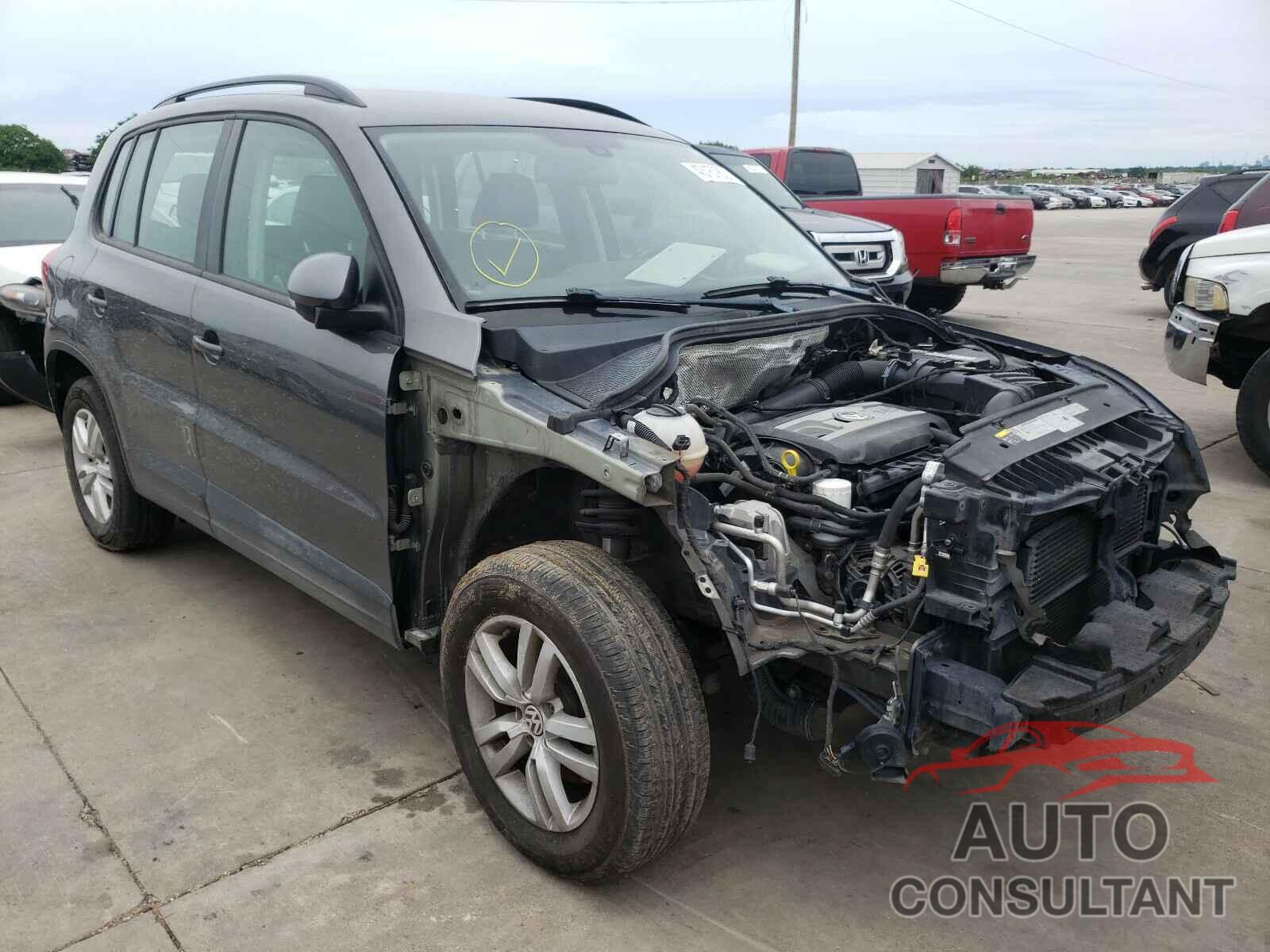 VOLKSWAGEN TIGUAN 2016 - WVGAV7AX3GW050128