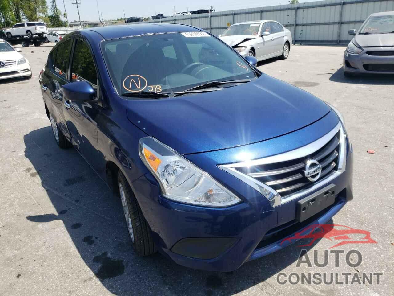NISSAN VERSA 2018 - 3N1CN7AP0JL801991