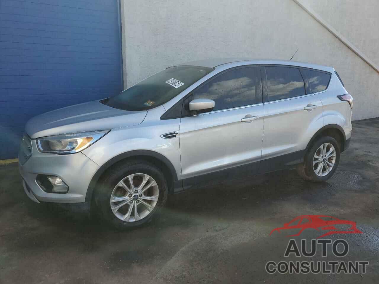 FORD ESCAPE 2017 - 1FMCU0GD3HUC97517