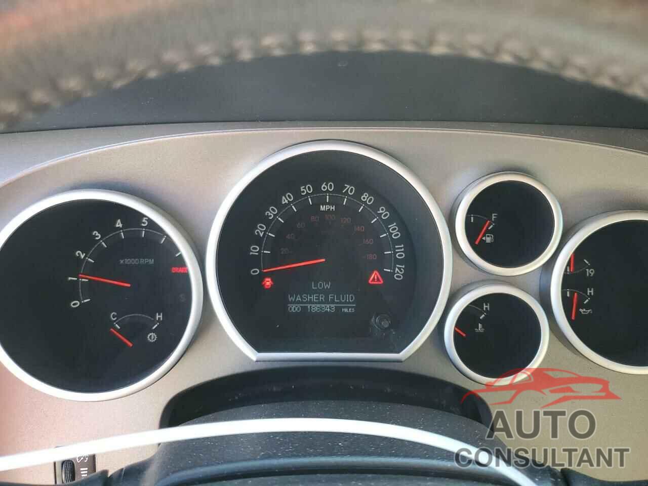TOYOTA SEQUOIA 2016 - 5TDKY5G12GS061421