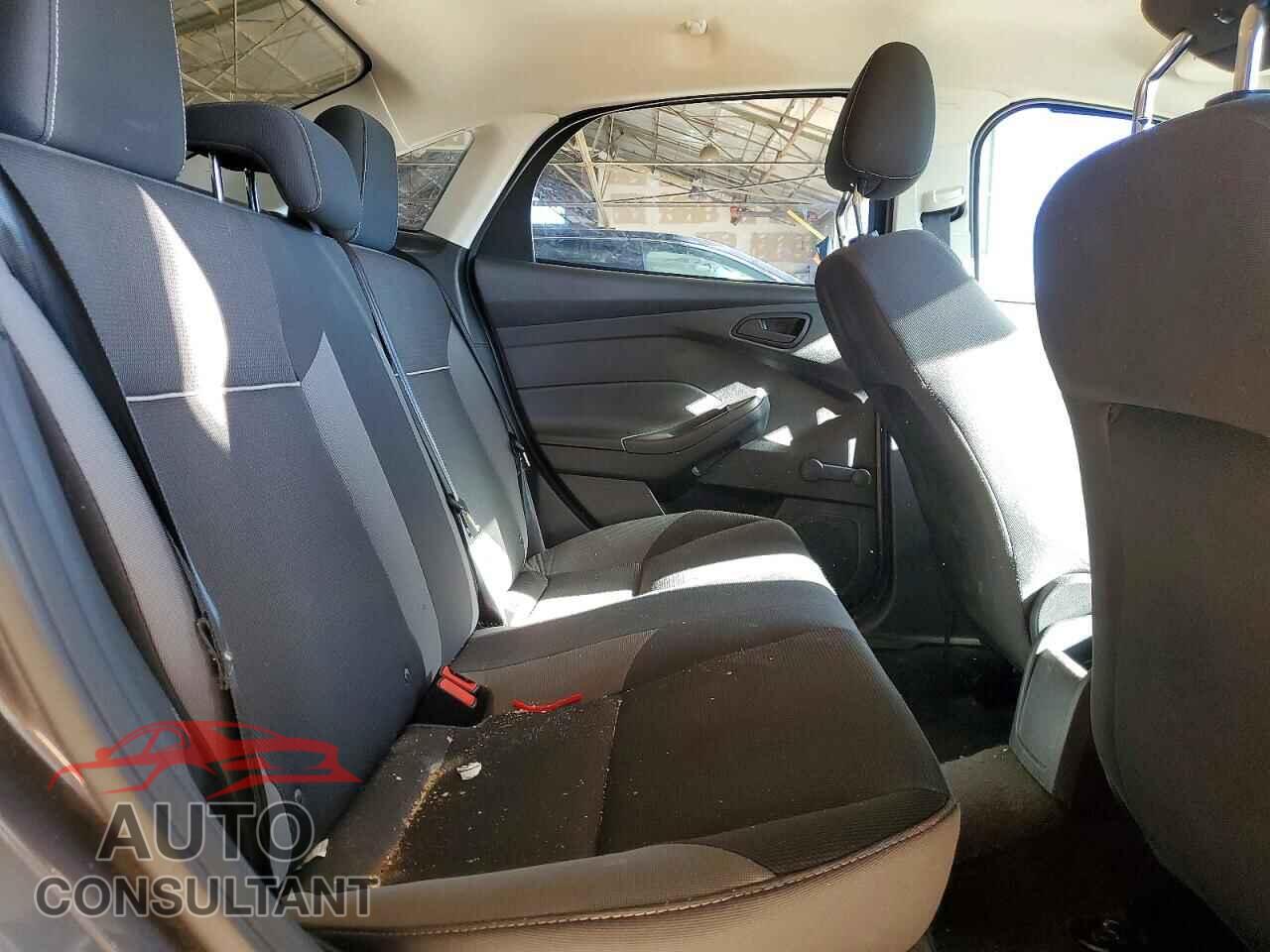 FORD FOCUS 2014 - 1FADP3E29EL281865