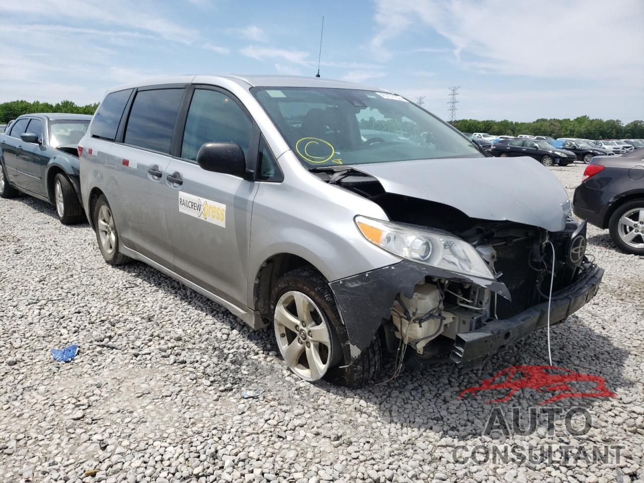 TOYOTA SIENNA 2018 - 5TDZZ3DC7JS943617