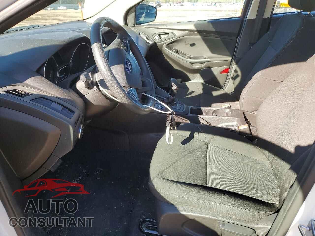 FORD FOCUS 2017 - 1FADP3E25HL208335