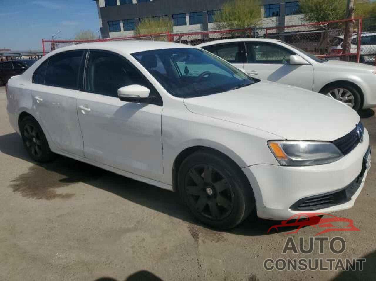 VOLKSWAGEN JETTA 2011 - 3VWDZ7AJ5BM389447