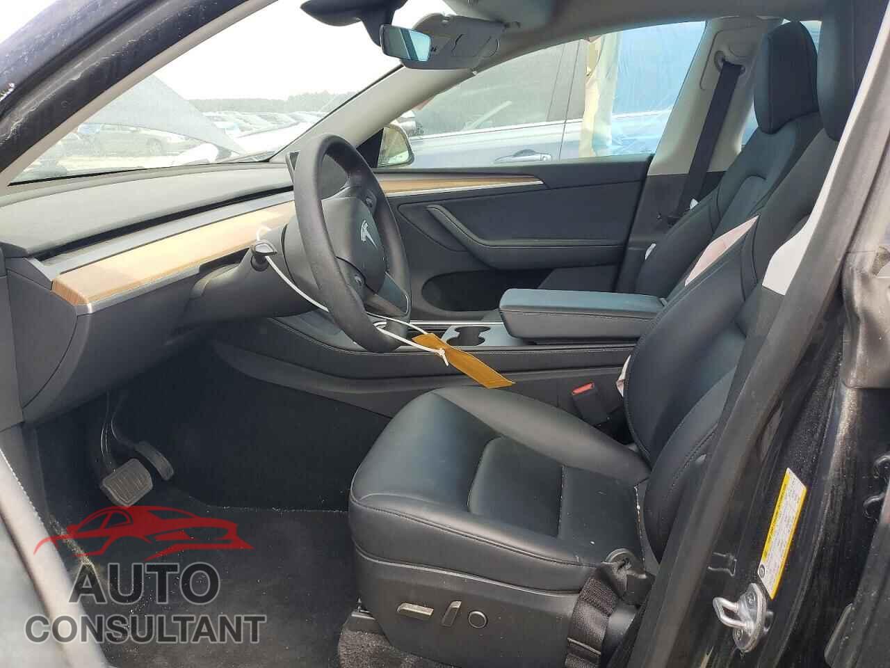 TESLA MODEL Y 2025 - 7SAYGDED9SA362771