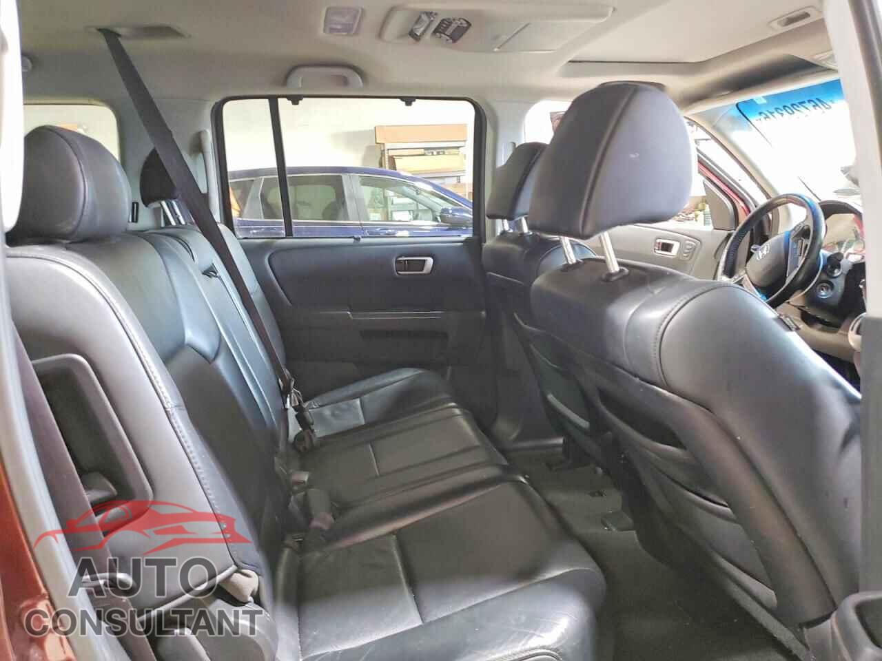 HONDA PILOT 2011 - 5FNYF4H90BB065253