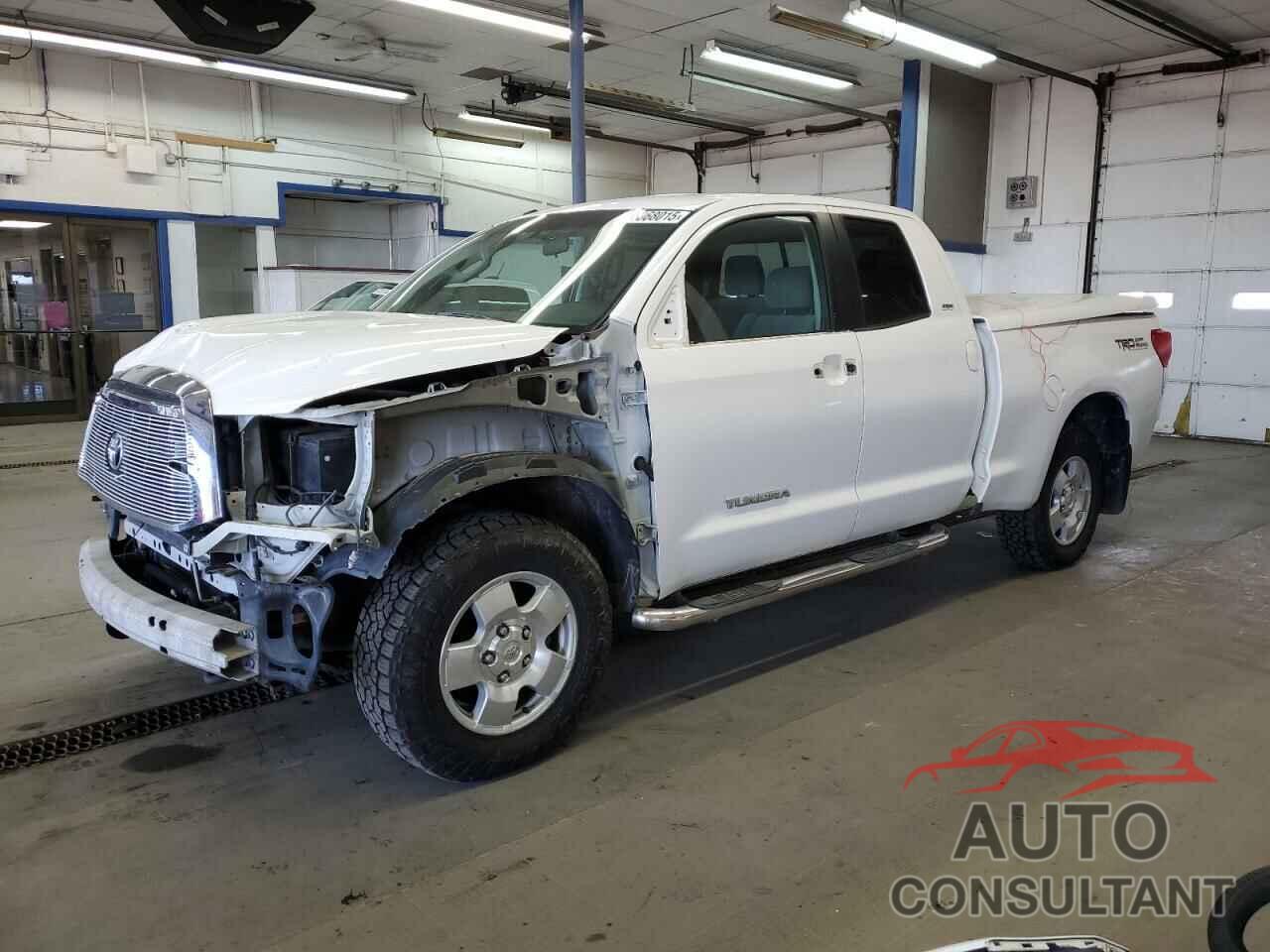 TOYOTA TUNDRA 2011 - 5TFUY5F16BX208353