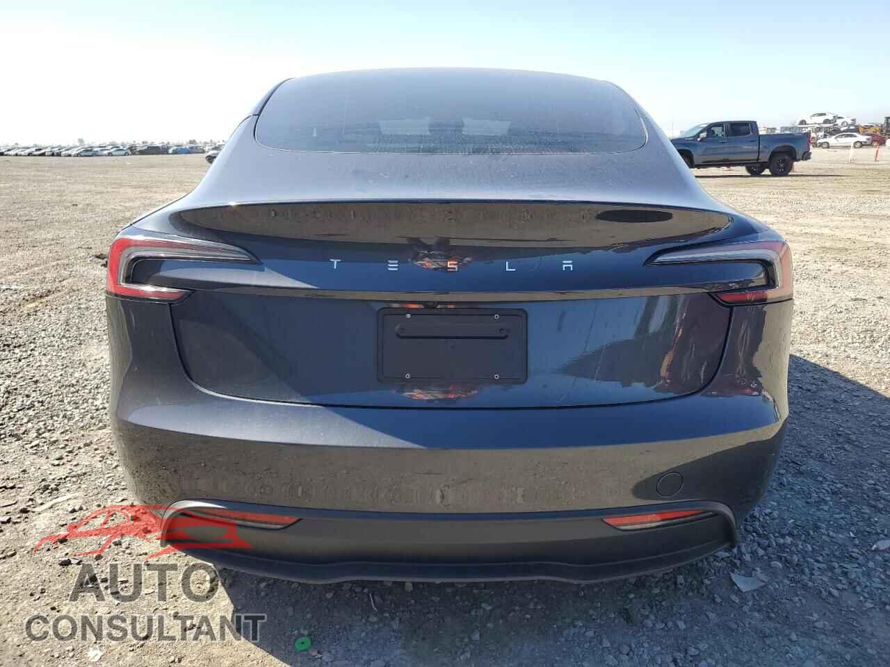 TESLA MODEL 3 2024 - 5YJ3E1EA4RF726125