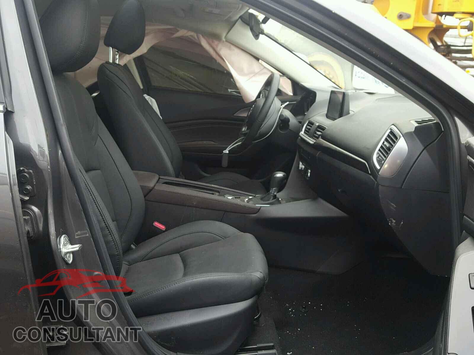 MAZDA 3 2018 - 3MZBN1M39JM162838