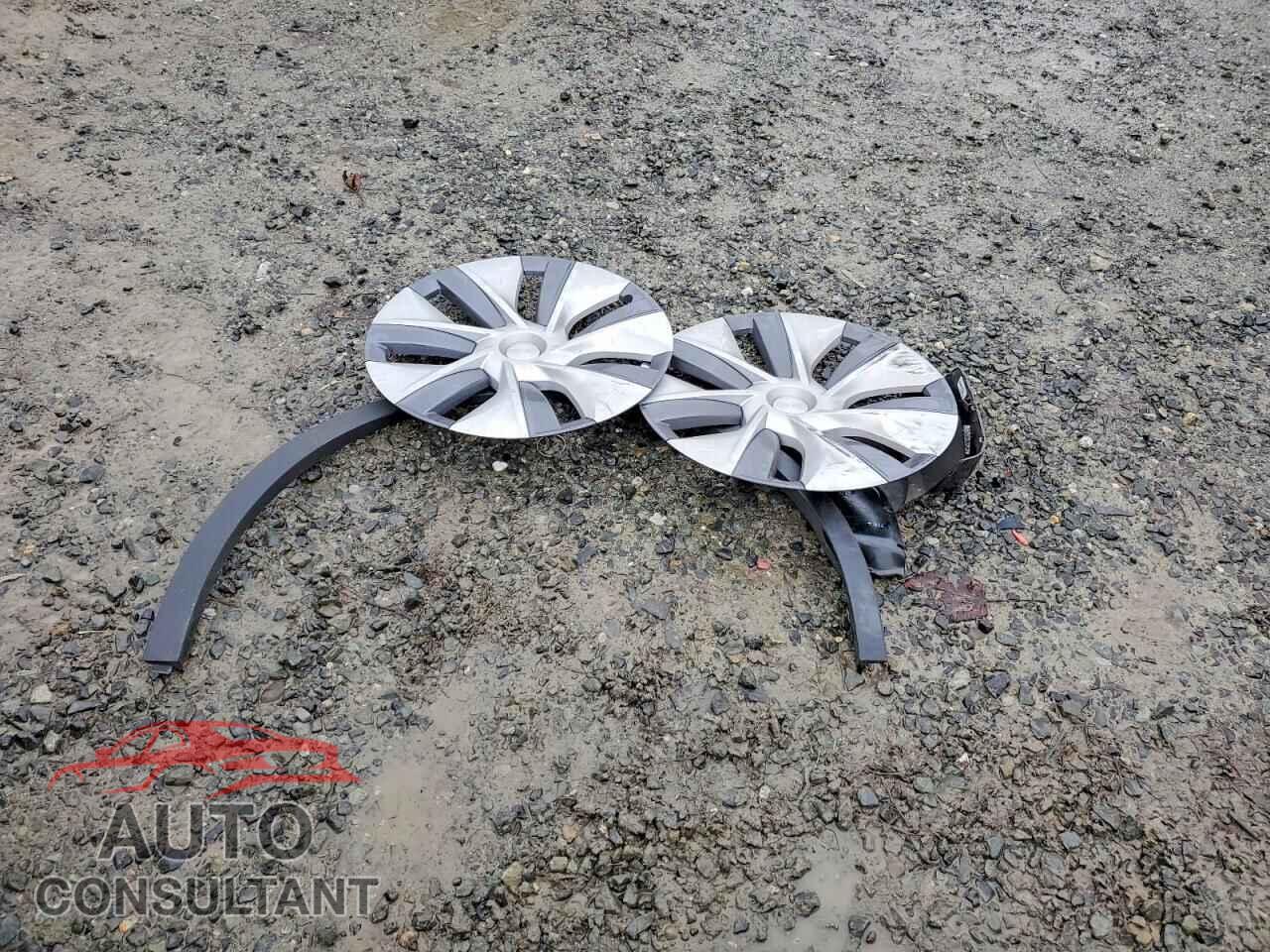 TESLA MODEL Y 2023 - 7SAYGDED8PF955855