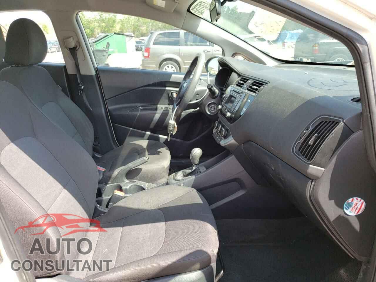 KIA RIO 2017 - KNADM4A38H6040497