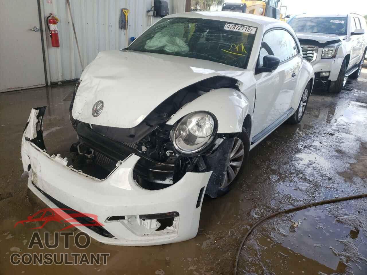 VOLKSWAGEN BEETLE 2017 - 3VWF17AT6HM615618