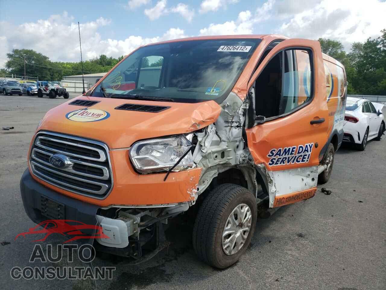 FORD TRANSIT CO 2017 - 1FTYR1YM8HKA99737