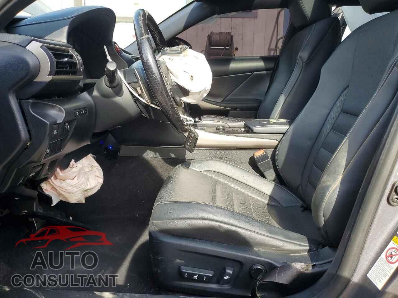 LEXUS IS 2017 - JTHBA1D24H5048430