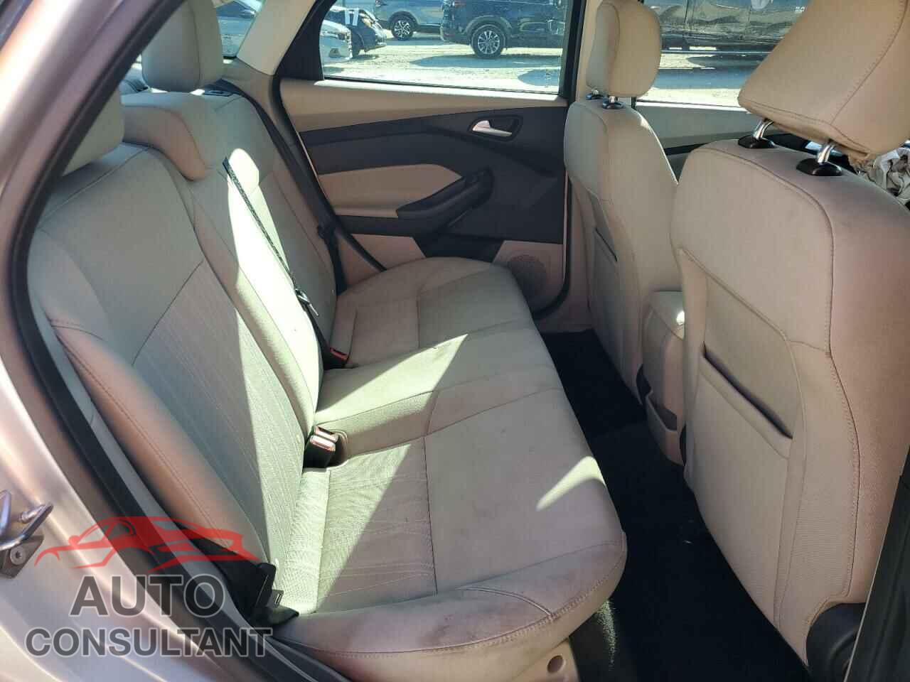 FORD FOCUS 2017 - 1FADP3F29HL327312