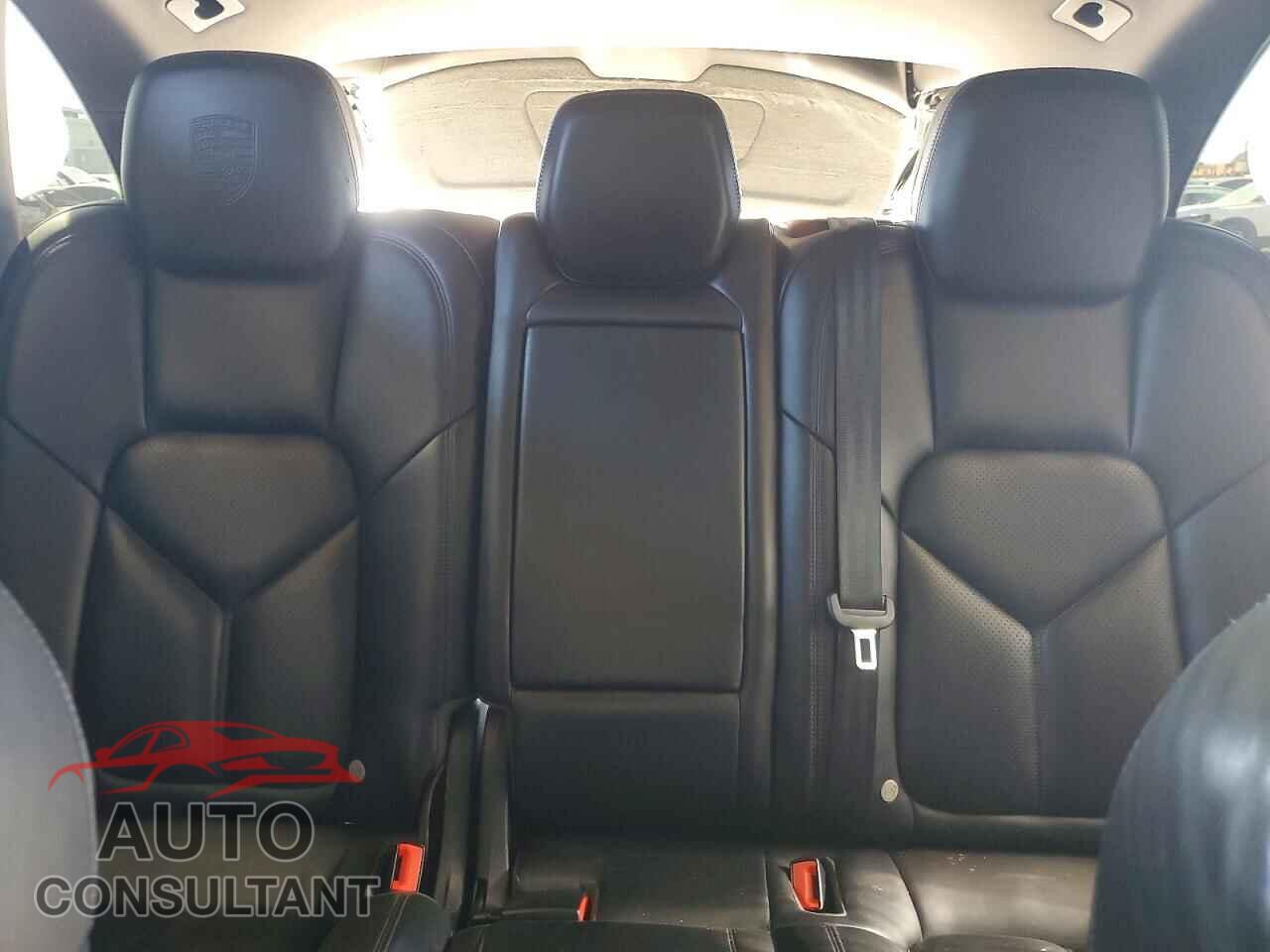 PORSCHE CAYENNE 2017 - WP1AA2A26HKA86152