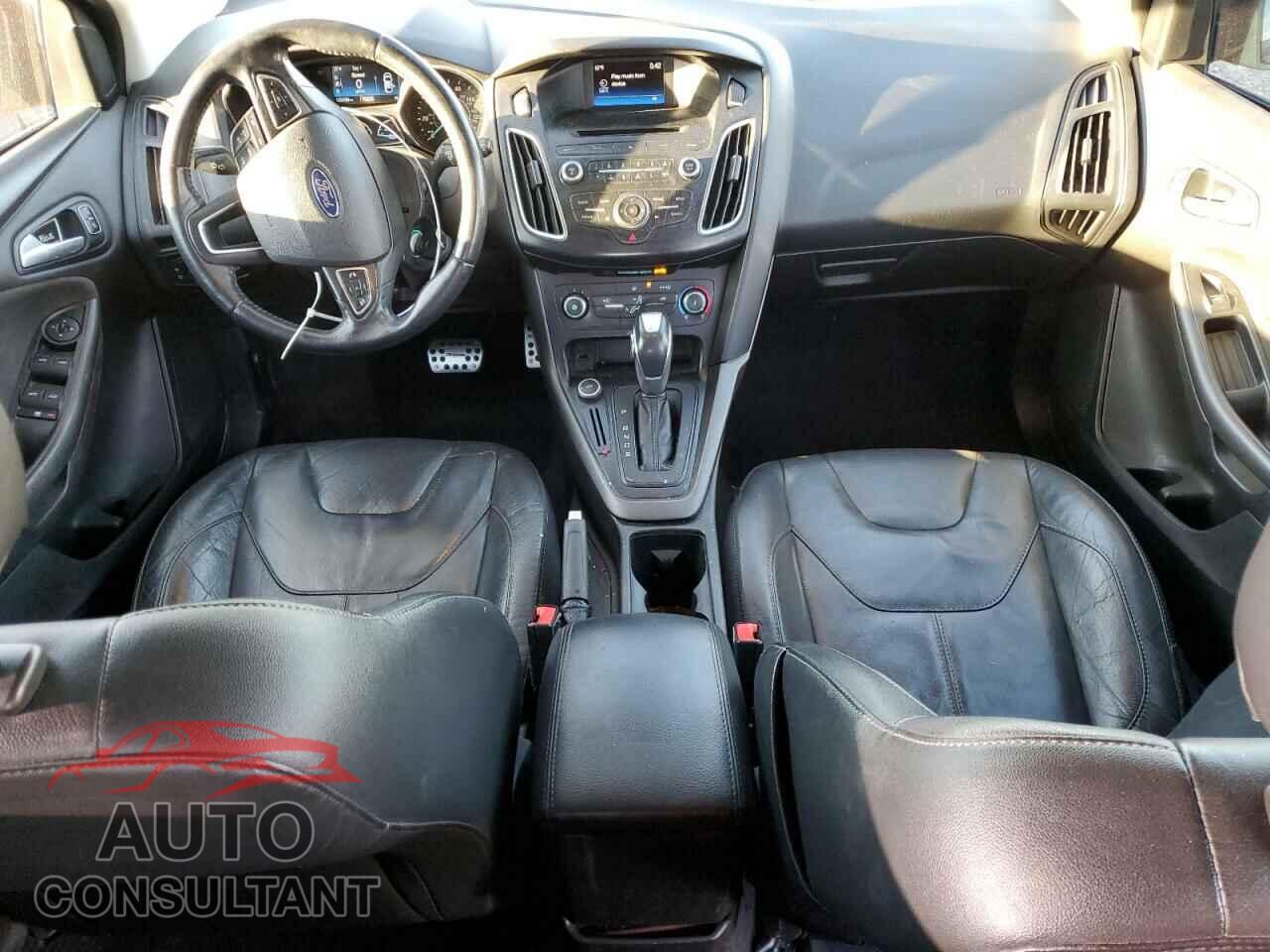 FORD FOCUS 2016 - 1FADP3K23GL286390
