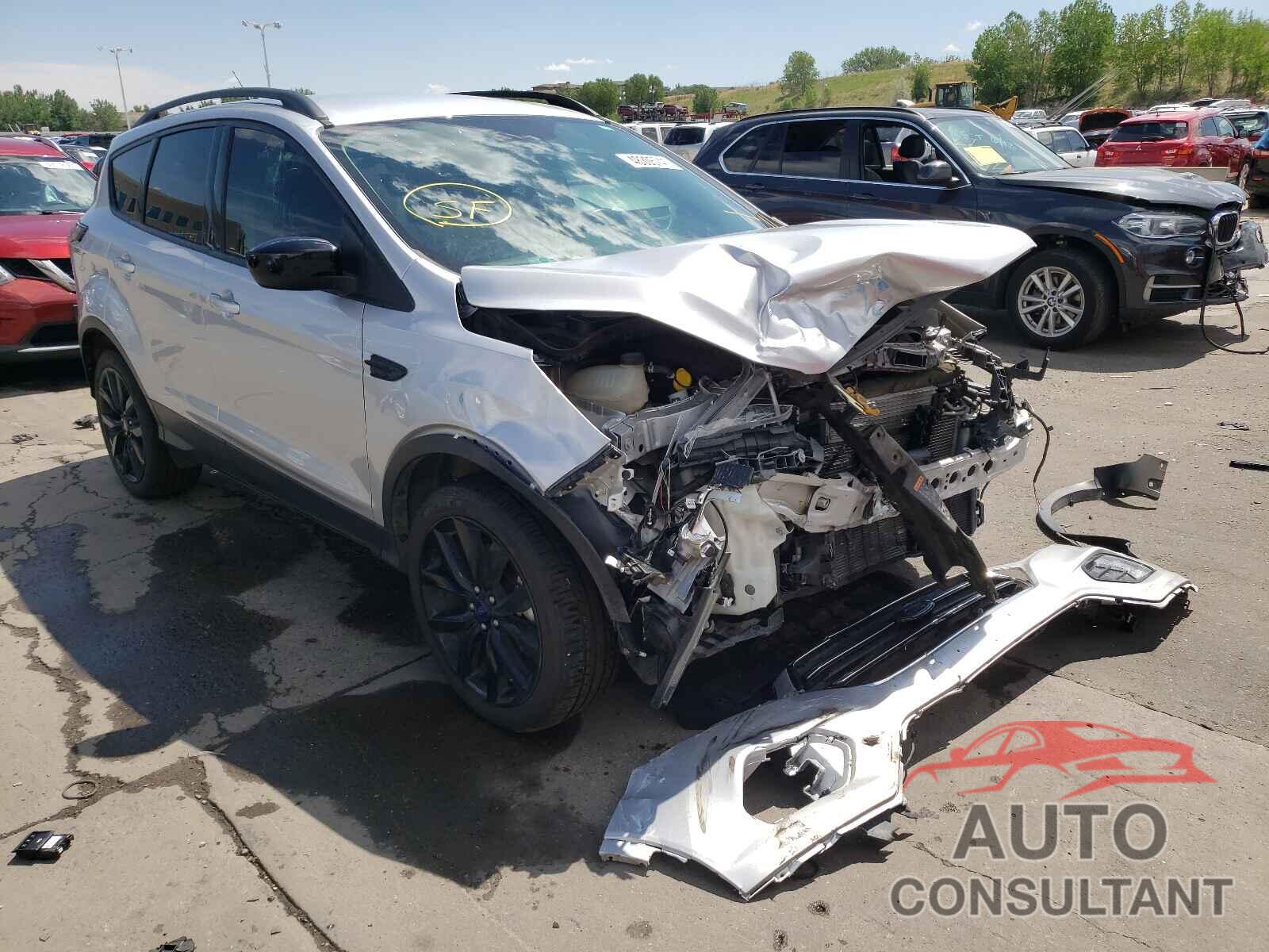 FORD ESCAPE 2017 - 1FMCU9GD0HUE16161