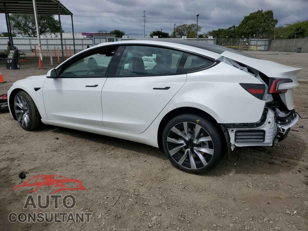 TESLA MODEL 3 2024 - 5YJ3E1EB1RF789756