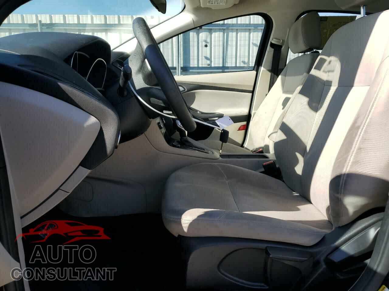 FORD FOCUS 2015 - 1FADP3F28FL285809
