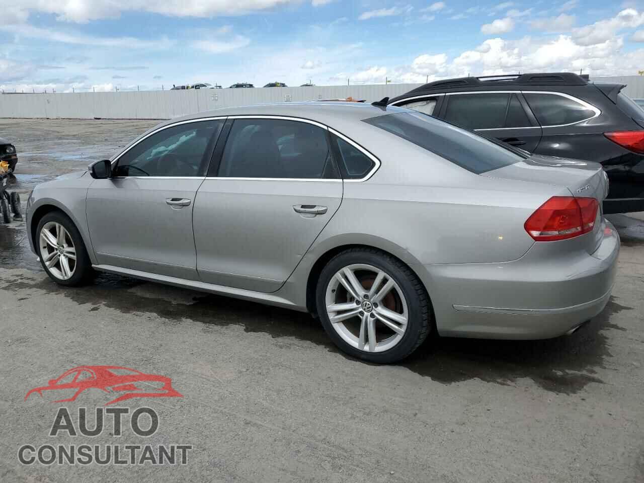 VOLKSWAGEN PASSAT 2014 - 1VWCT7A30EC008902