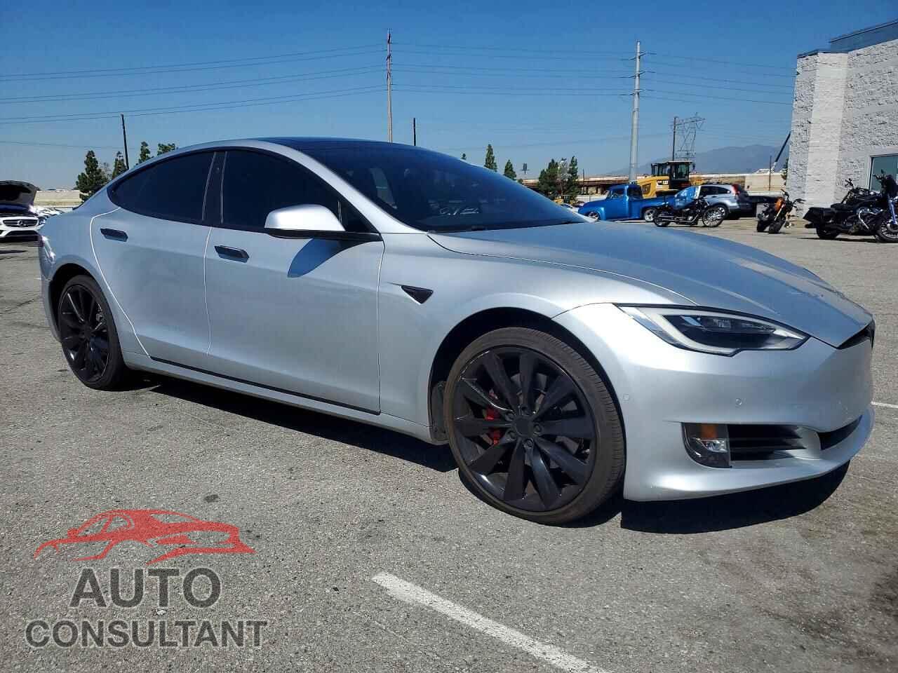 TESLA MODEL S 2017 - 5YJSA1E16HF196150