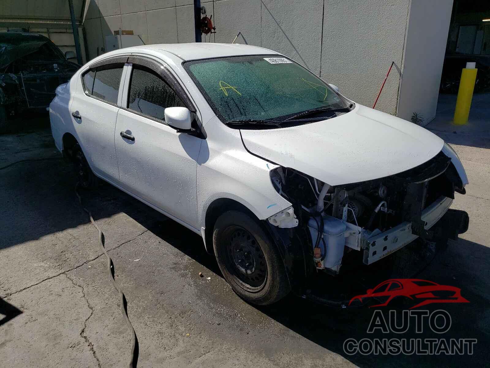 NISSAN VERSA 2017 - 3N1CN7APXHL906841