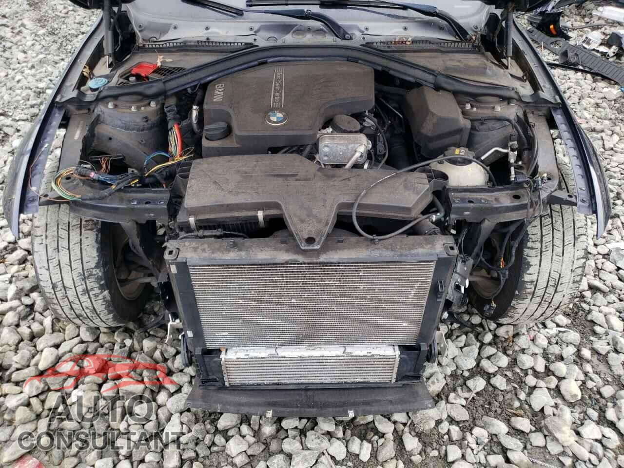 BMW 3 SERIES 2016 - WBA8E3G54GNU05702