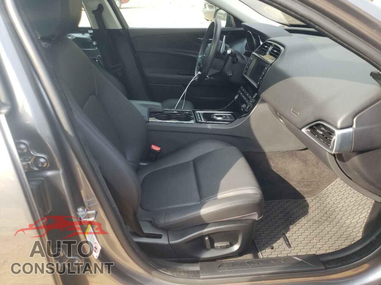 JAGUAR XE 2017 - SAJAD4BV3HA971266