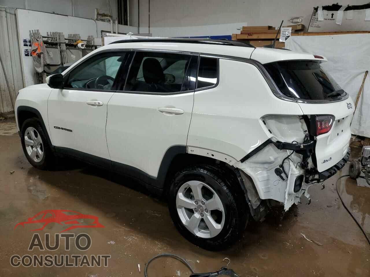 JEEP COMPASS 2018 - 3C4NJDBB7JT259016