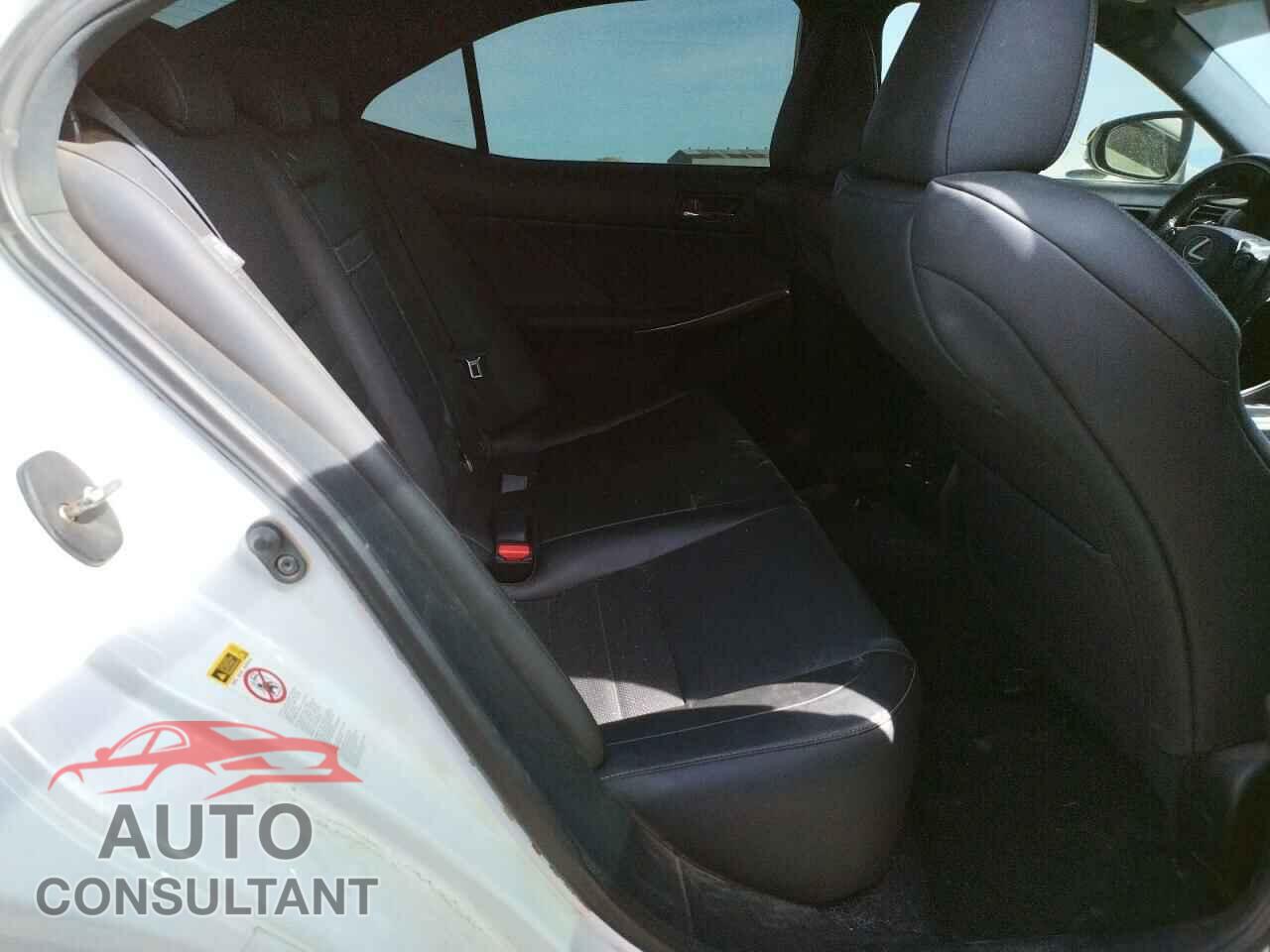 LEXUS IS 2016 - JTHBA1D24G5012543