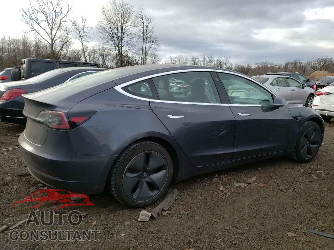 TESLA MODEL 3 2018 - 5YJ3E1EA5JF123933