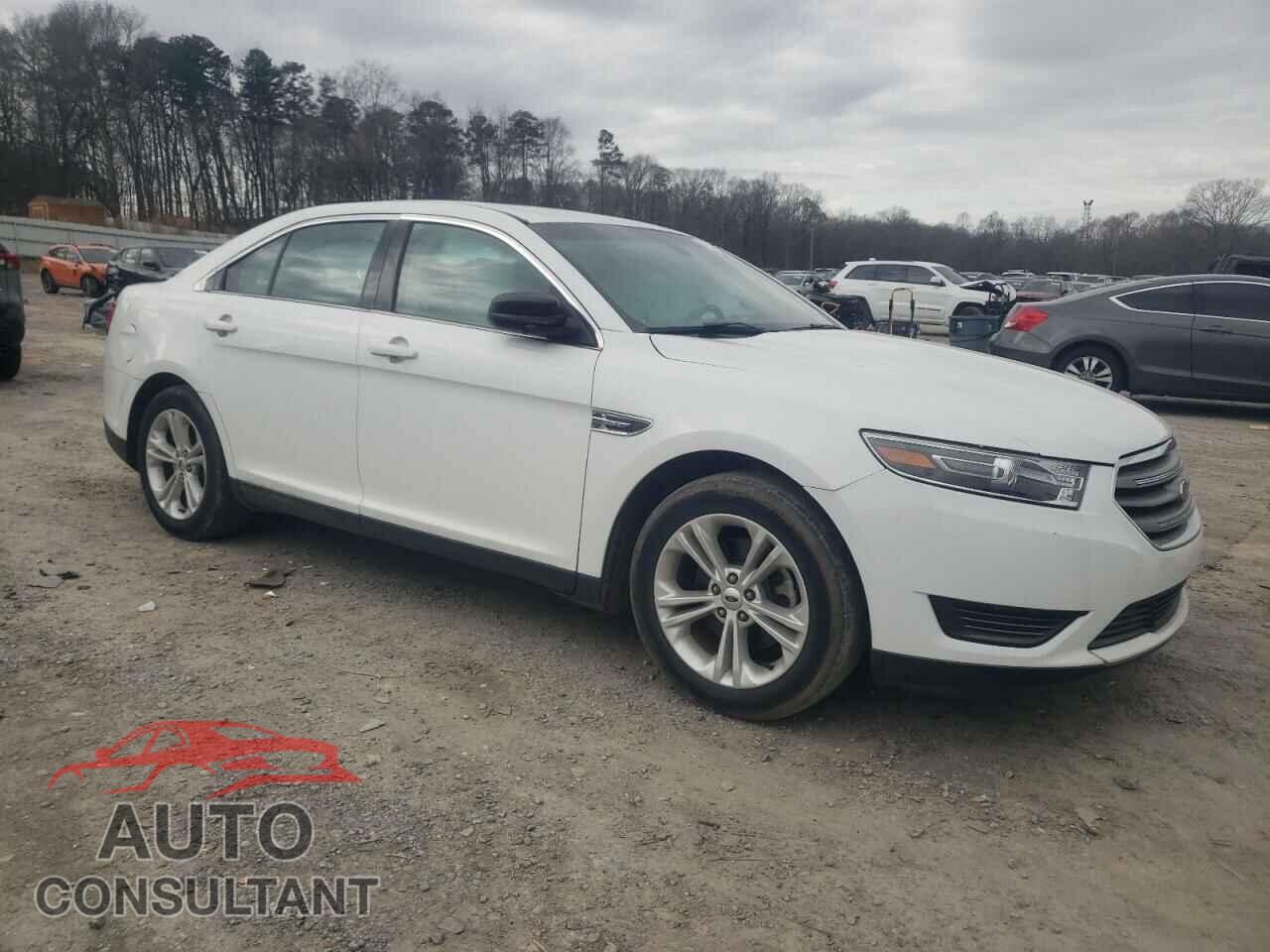 FORD TAURUS 2018 - 1FAHP2D8XJG108697