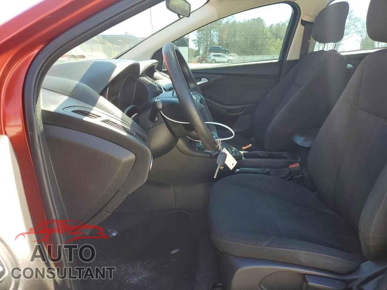 FORD FOCUS 2018 - 1FADP3F2XJL246521