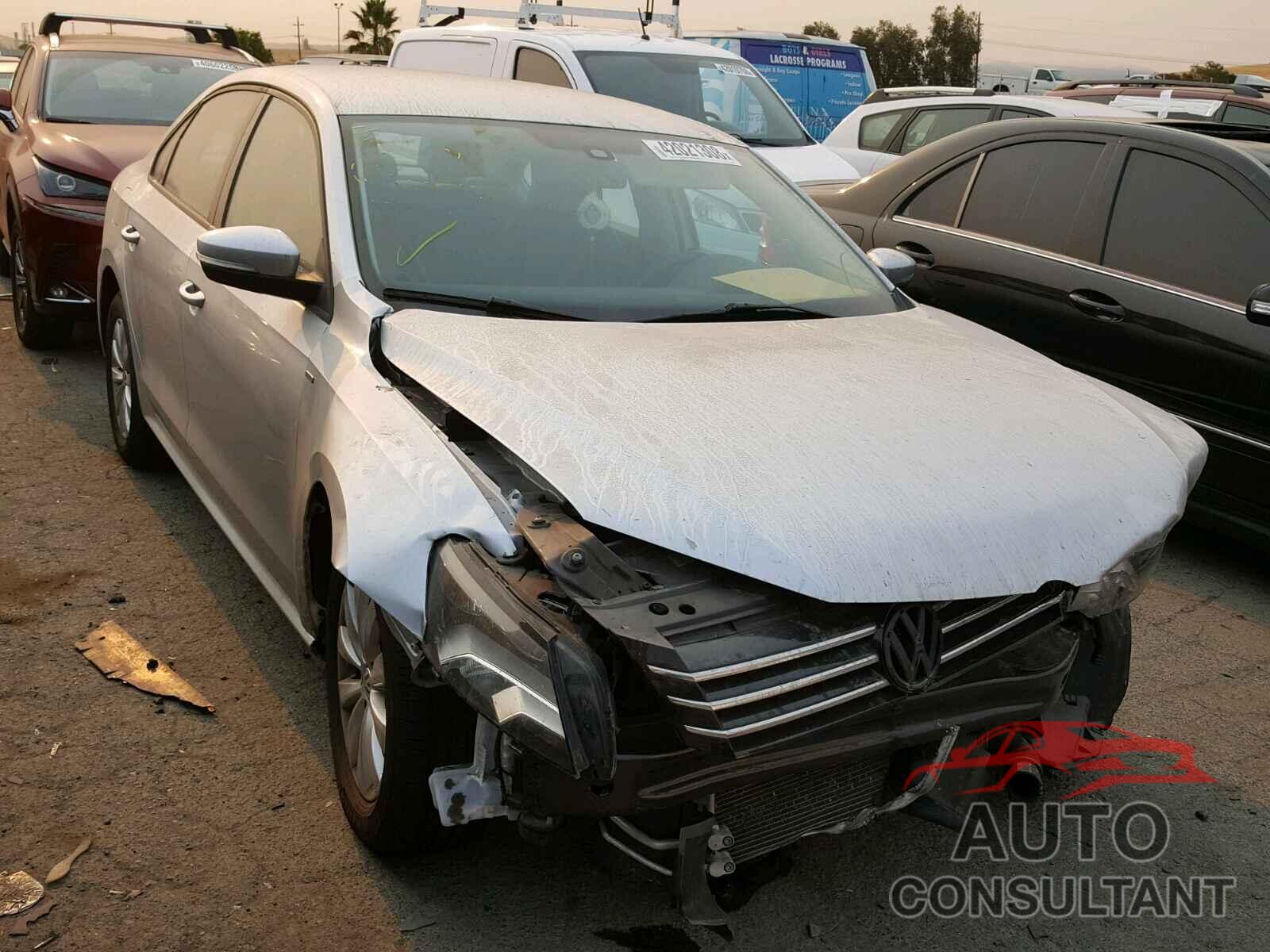 VOLKSWAGEN PASSAT 2015 - 1VWAT7A33FC003217