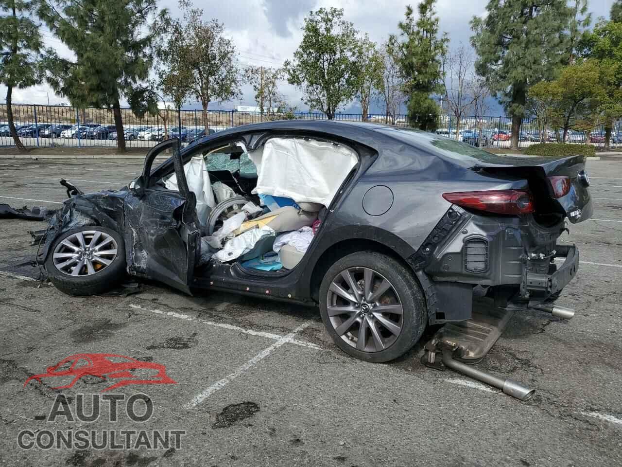 MAZDA 3 2019 - JM1BPBAM6K1118150