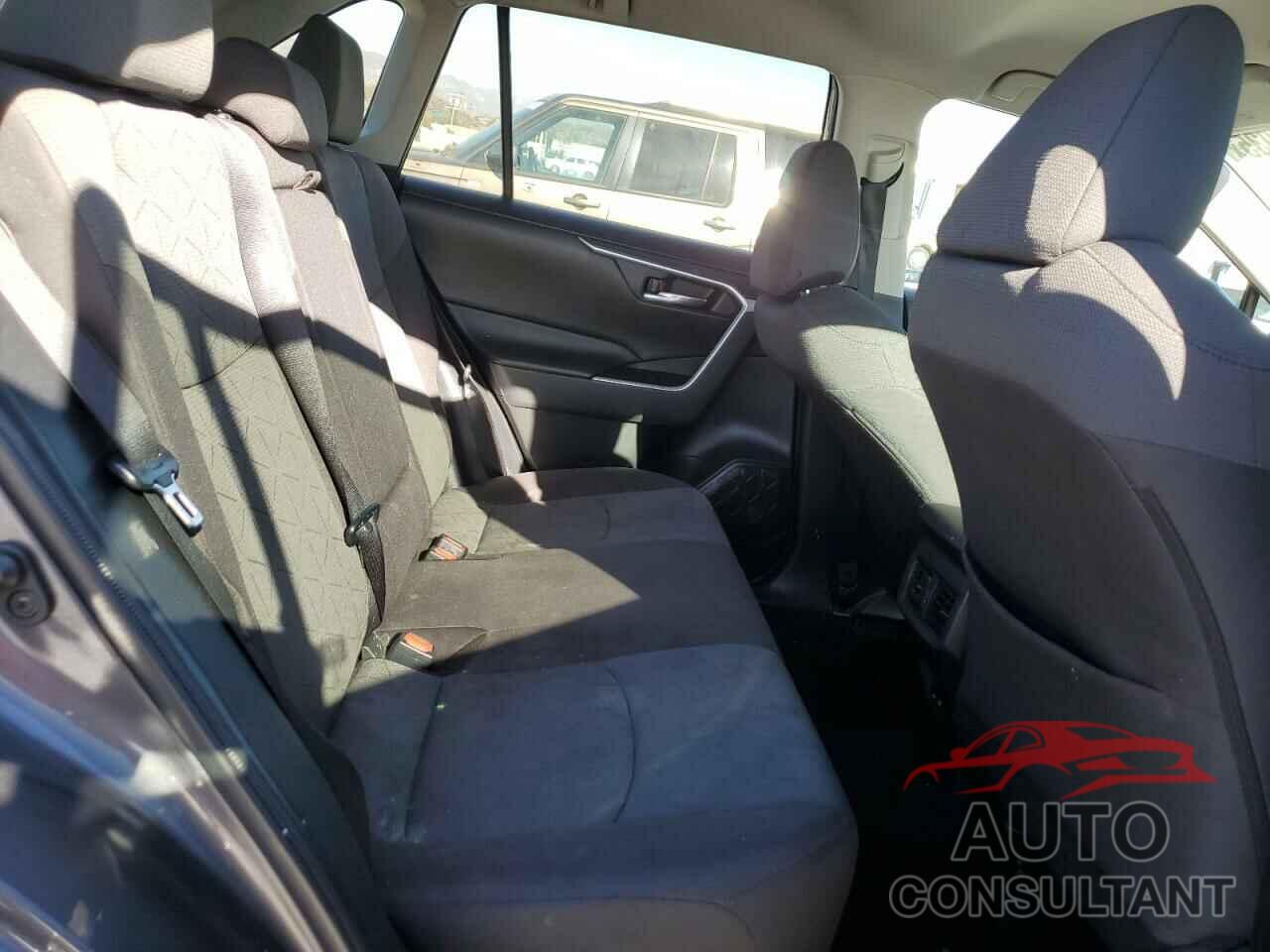 TOYOTA RAV4 2022 - 2T3W1RFV8NW206412
