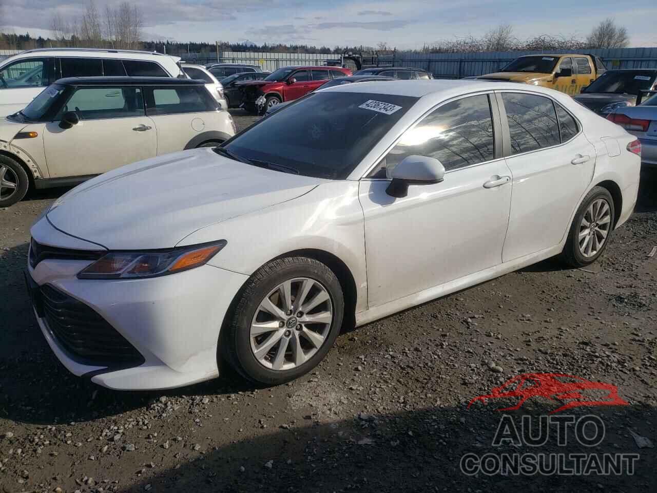 TOYOTA CAMRY 2018 - 4T1B11HK6JU138388