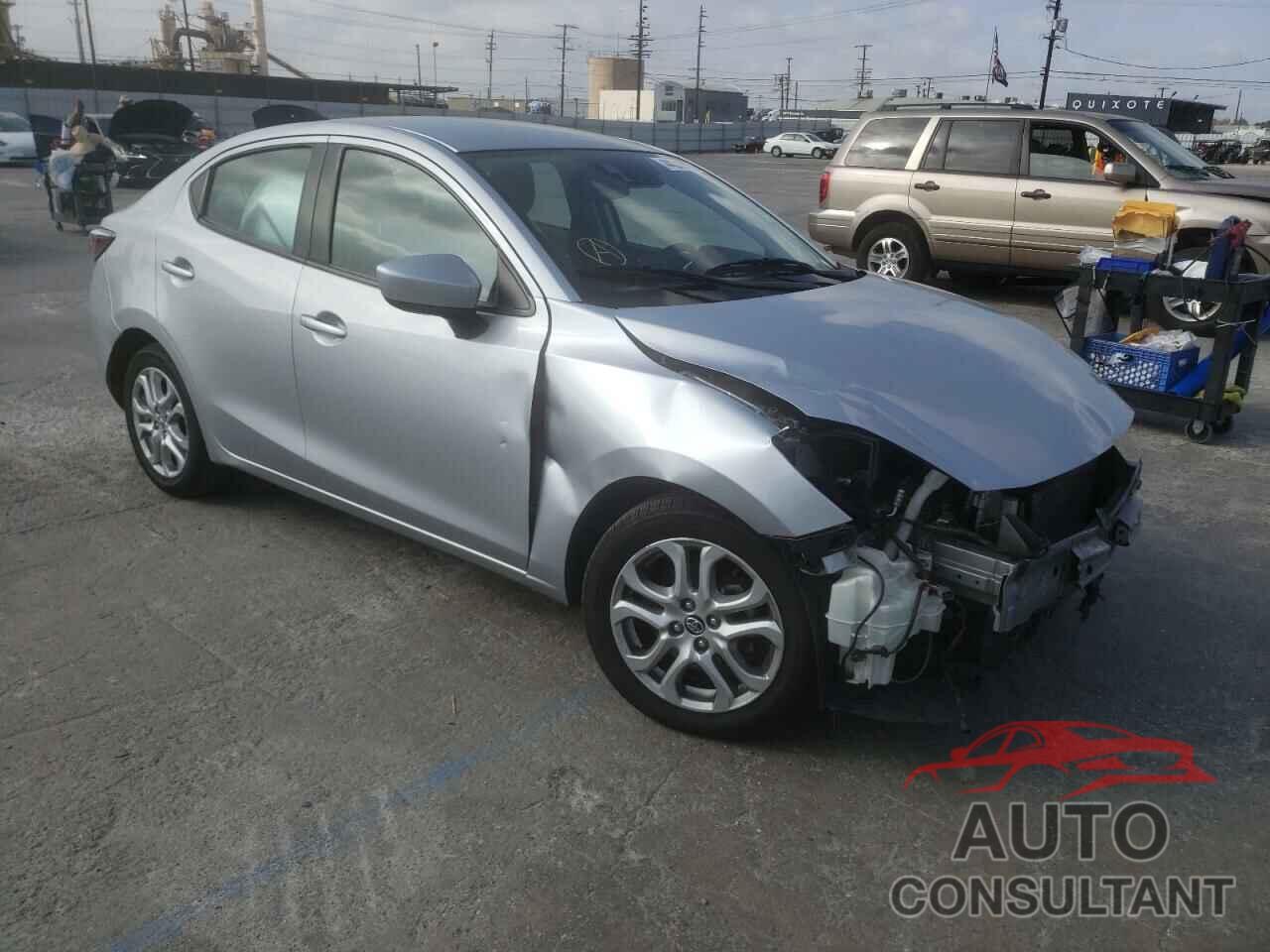 TOYOTA YARIS 2017 - 3MYDLBYV9HY188511