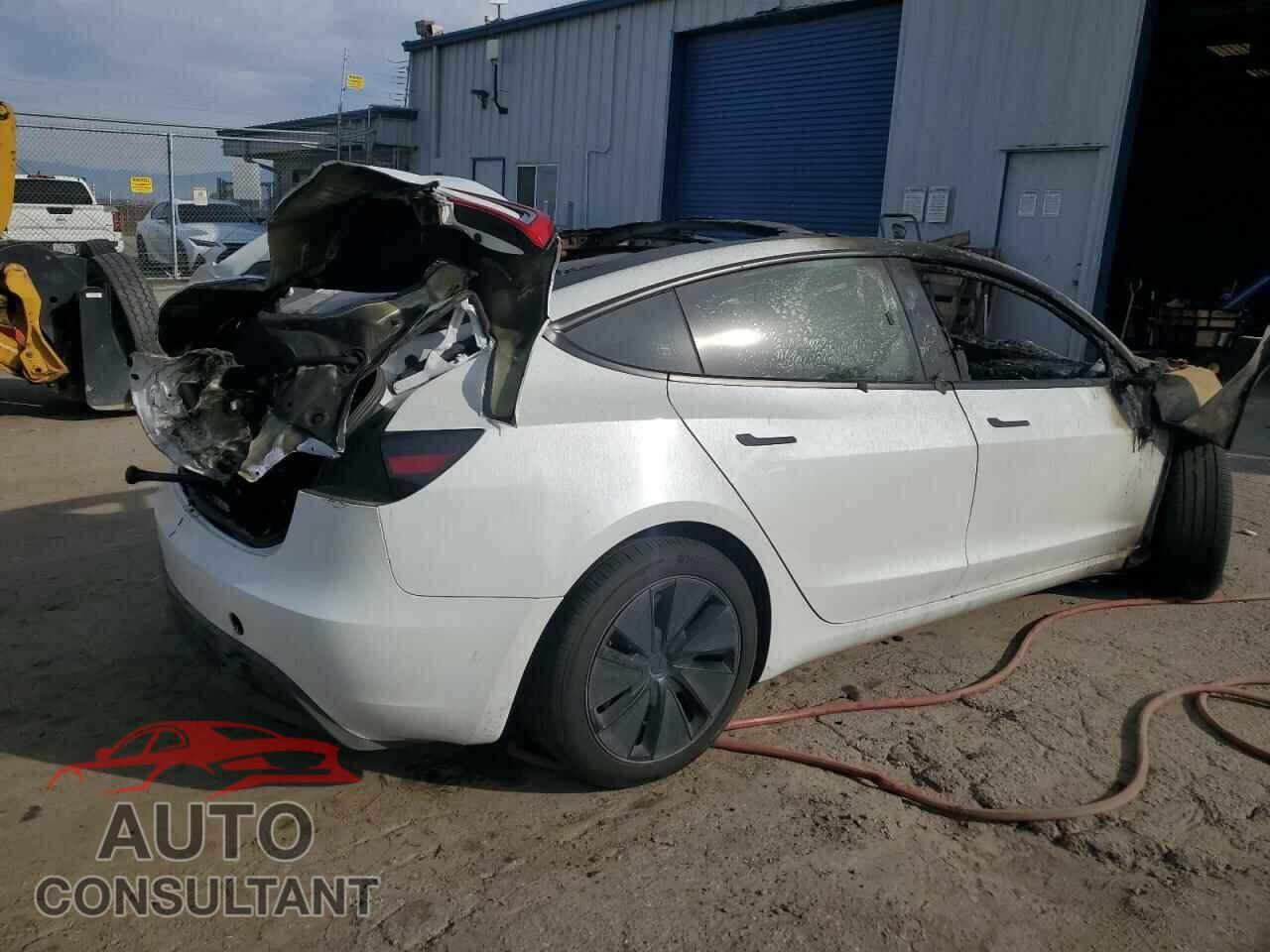 TESLA MODEL 3 2024 - 5YJ3E1EA9RF858023
