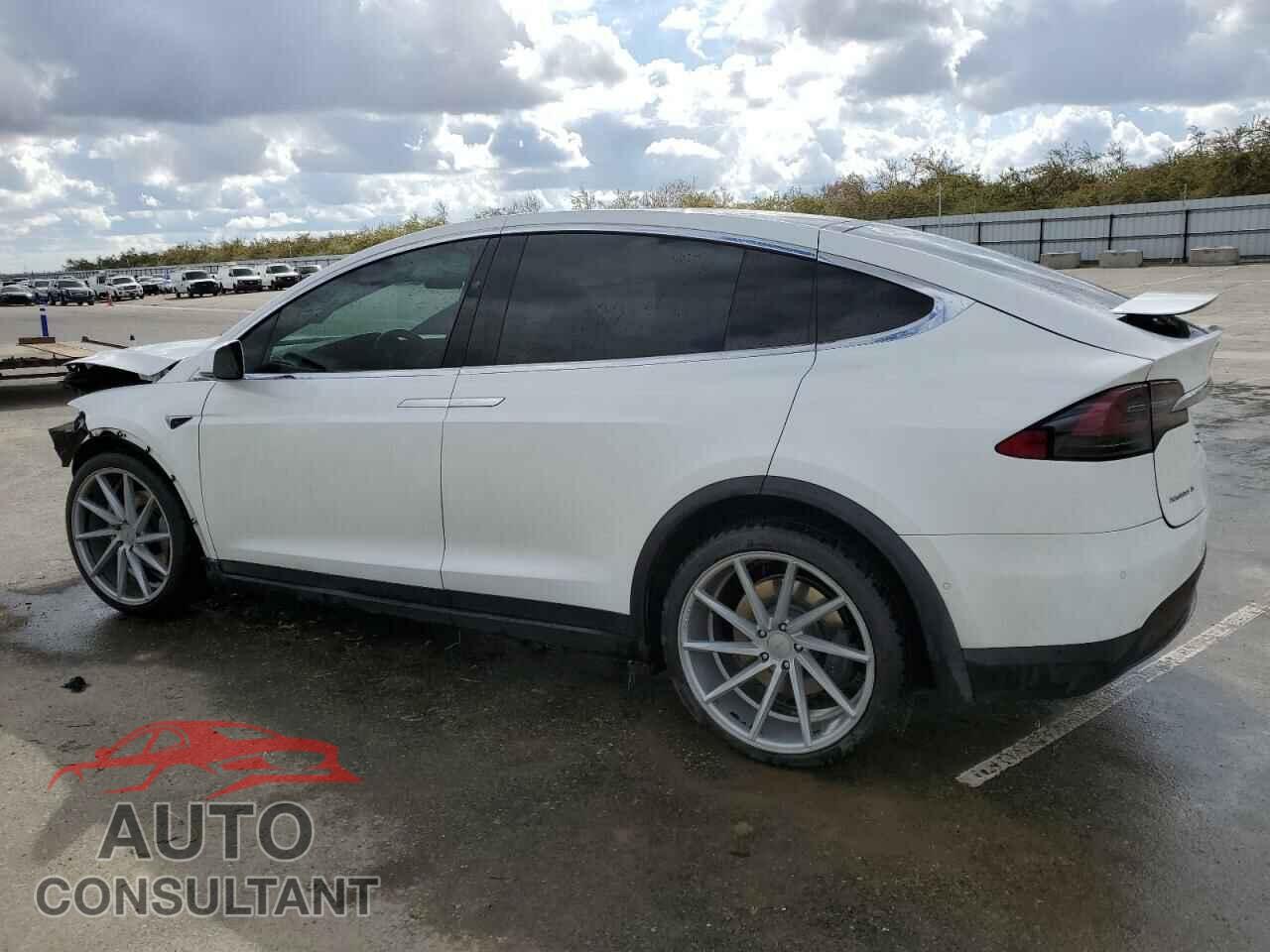TESLA MODEL X 2017 - 5YJXCAE22HF076550