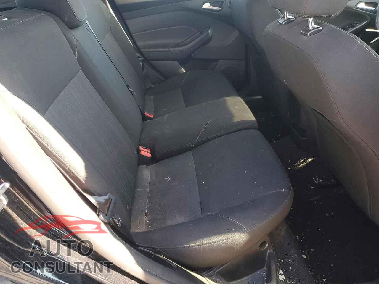 FORD FOCUS 2017 - 1FADP3M28HL252685