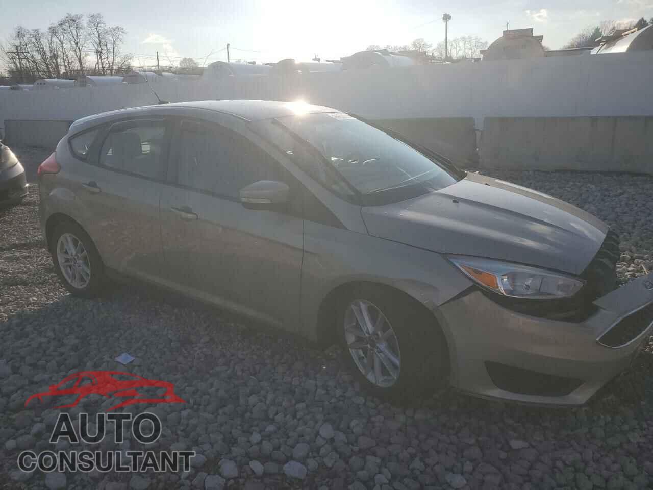 FORD FOCUS 2015 - 1FADP3K20FL379009